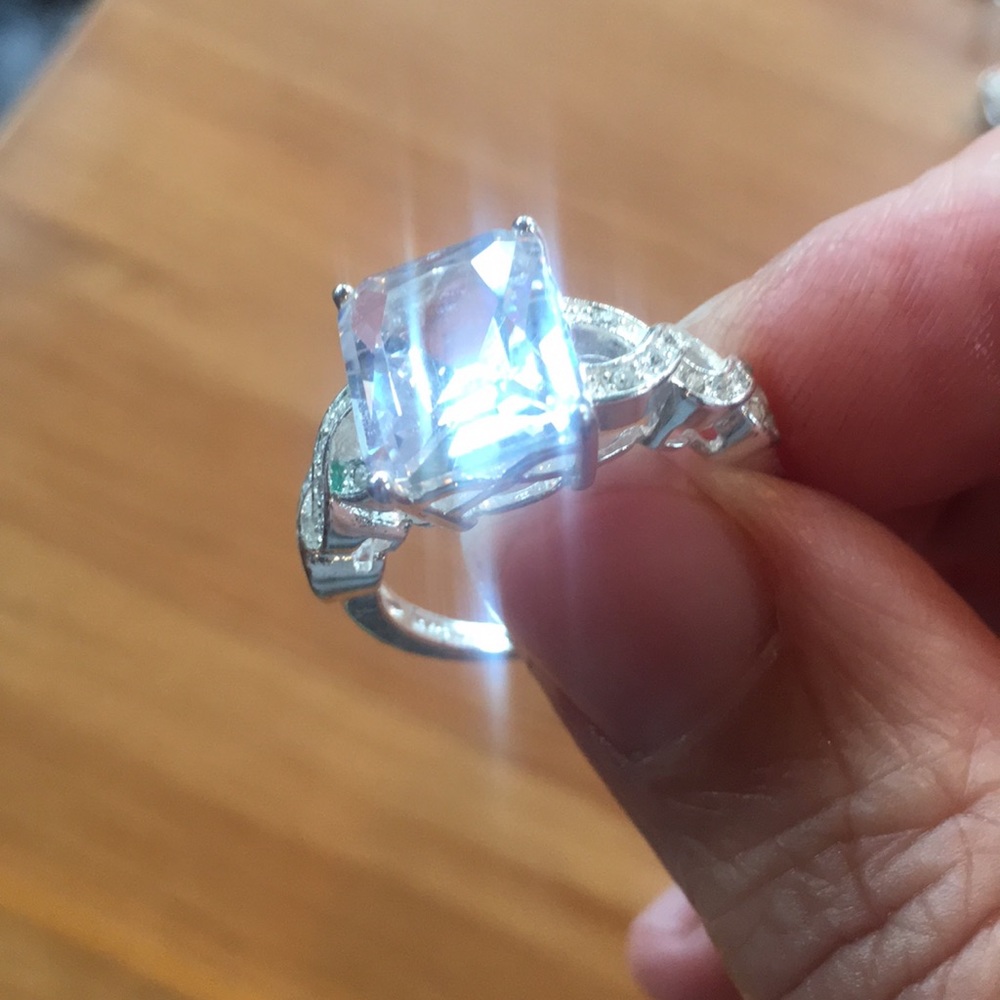 Radiant NVC ring - Picture 8 of 9